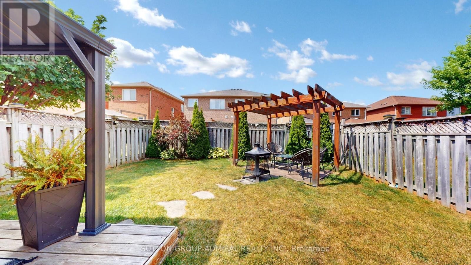 












8 EWART STREET

,
Caledon (Bolton North),




Ontario
L7E2S9

