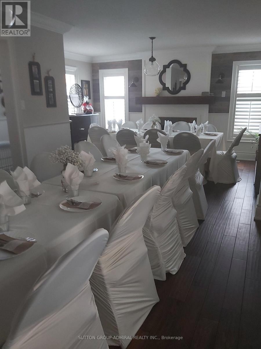 












8 EWART STREET

,
Caledon (Bolton North),




Ontario
L7E2S9

