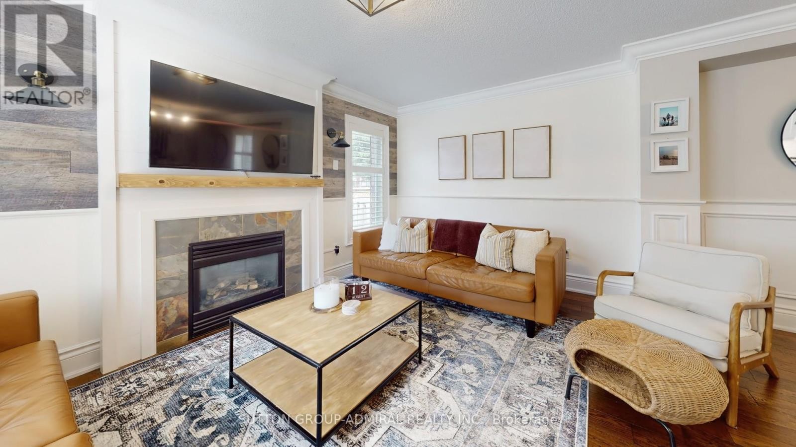 












8 EWART STREET

,
Caledon (Bolton North),




Ontario
L7E2S9

