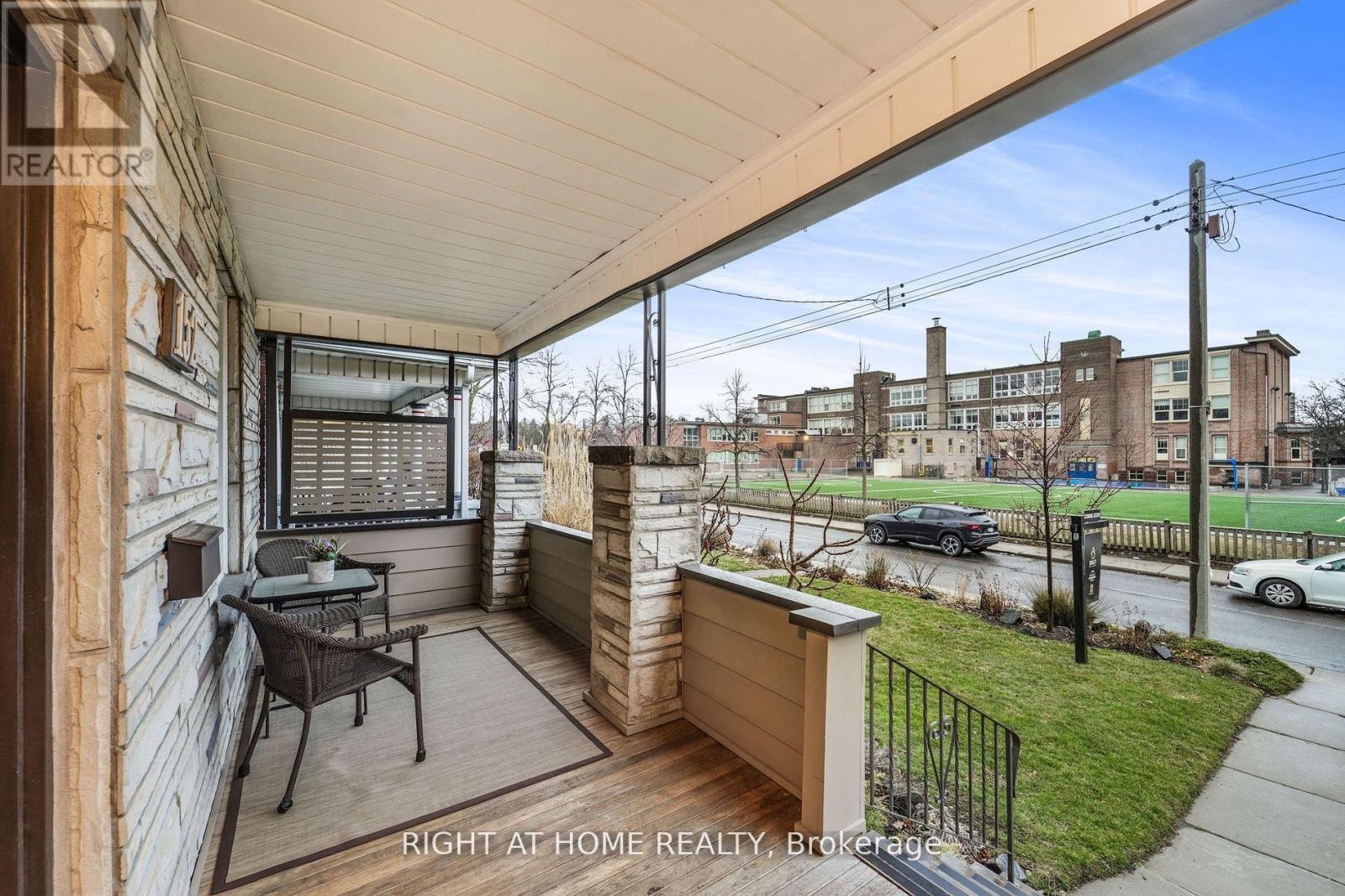 












152 WRIGHT AVENUE

,
Toronto (Roncesvalles),




Ontario
M6R1L2

