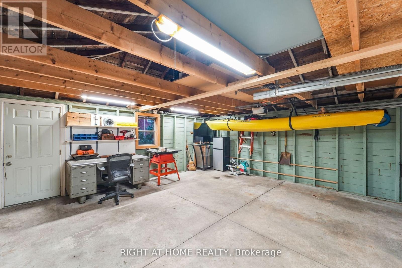 












152 WRIGHT AVENUE

,
Toronto (Roncesvalles),




Ontario
M6R1L2

