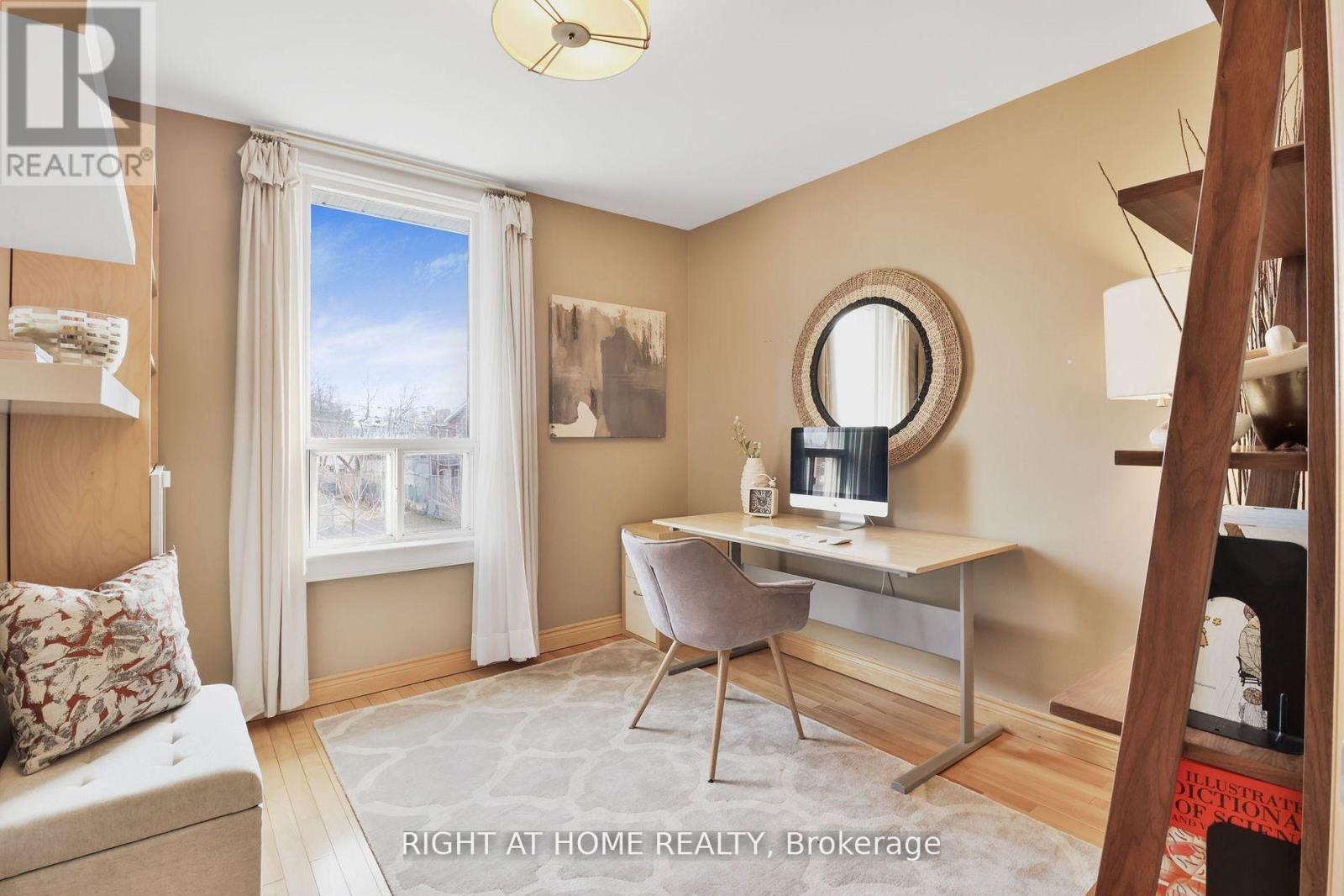 












152 WRIGHT AVENUE

,
Toronto (Roncesvalles),




Ontario
M6R1L2

