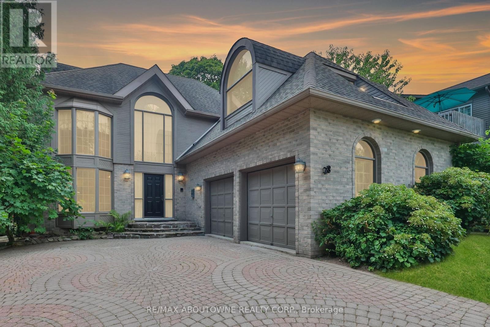 












78 WEST RIVER STREET

,
Oakville (BR Bronte),




Ontario
L6L3B5

