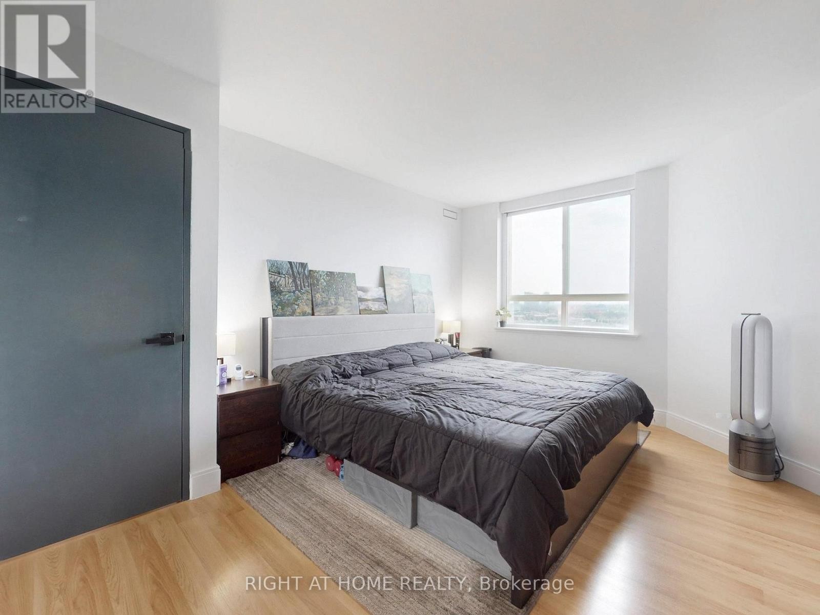 












1403 - 4205 SHIPP DRIVE

,
Mississauga (City Centre),




Ontario
L4Z2Y9

