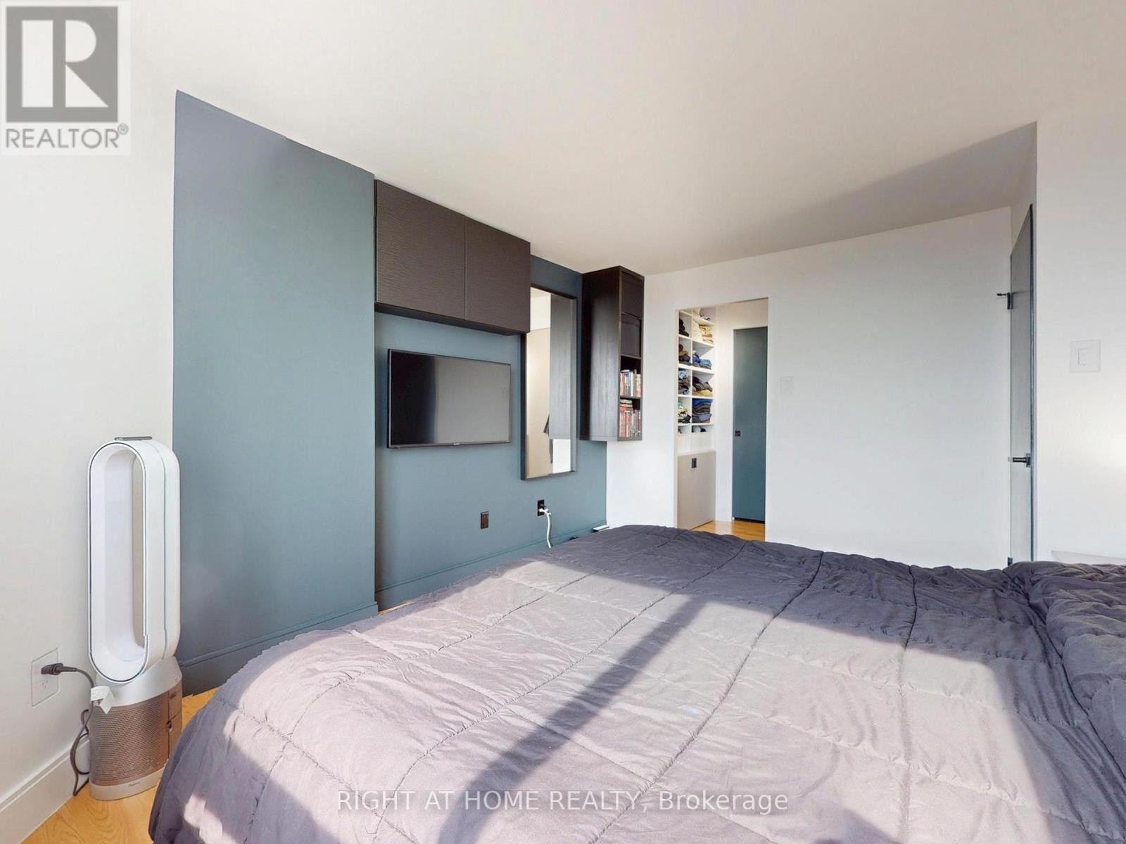 












1403 - 4205 SHIPP DRIVE

,
Mississauga (City Centre),




Ontario
L4Z2Y9

