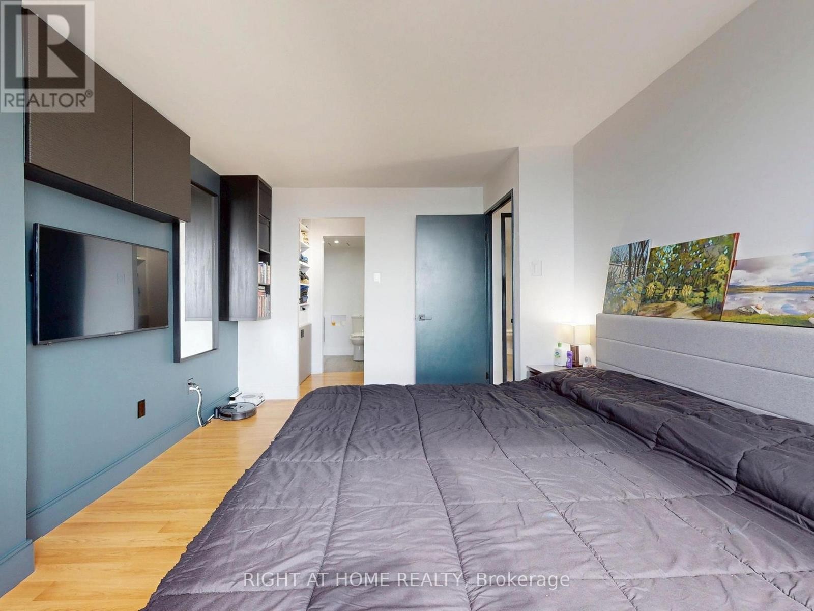 












1403 - 4205 SHIPP DRIVE

,
Mississauga (City Centre),




Ontario
L4Z2Y9

