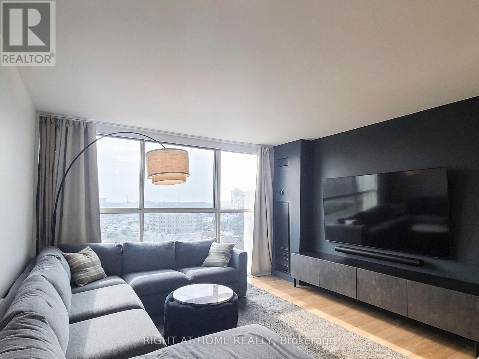 












1403 - 4205 SHIPP DRIVE

,
Mississauga (City Centre),




Ontario
L4Z2Y9

