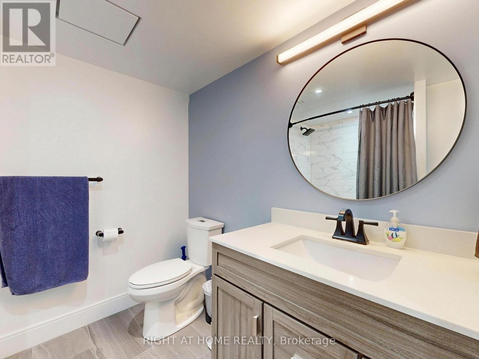 












1403 - 4205 SHIPP DRIVE

,
Mississauga (City Centre),




Ontario
L4Z2Y9

