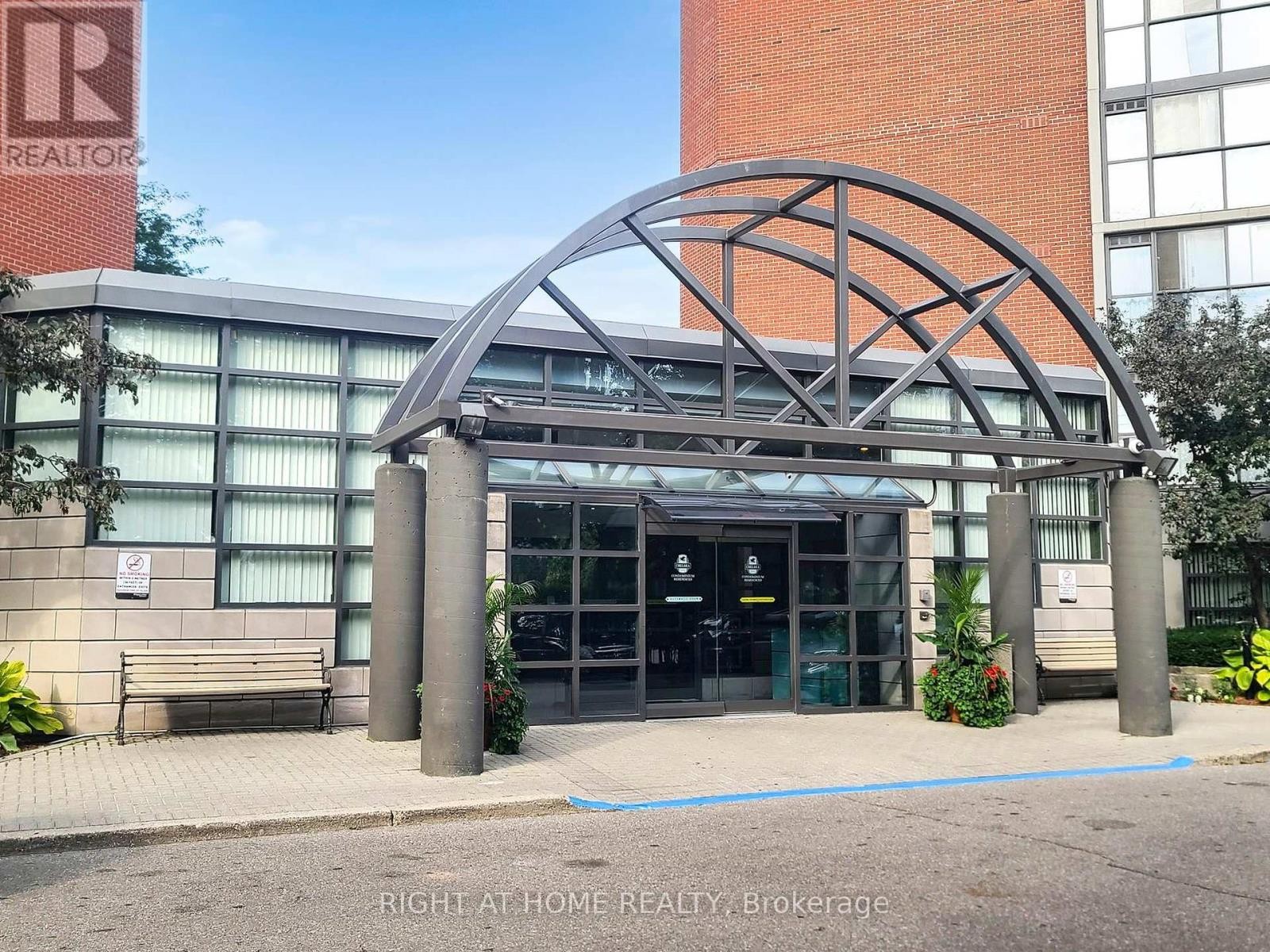 












1403 - 4205 SHIPP DRIVE

,
Mississauga (City Centre),




Ontario
L4Z2Y9

