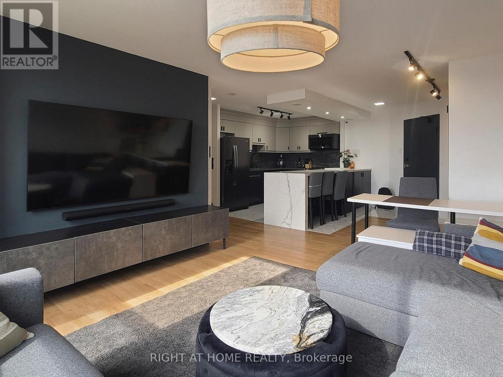 












1403 - 4205 SHIPP DRIVE

,
Mississauga (City Centre),




Ontario
L4Z2Y9

