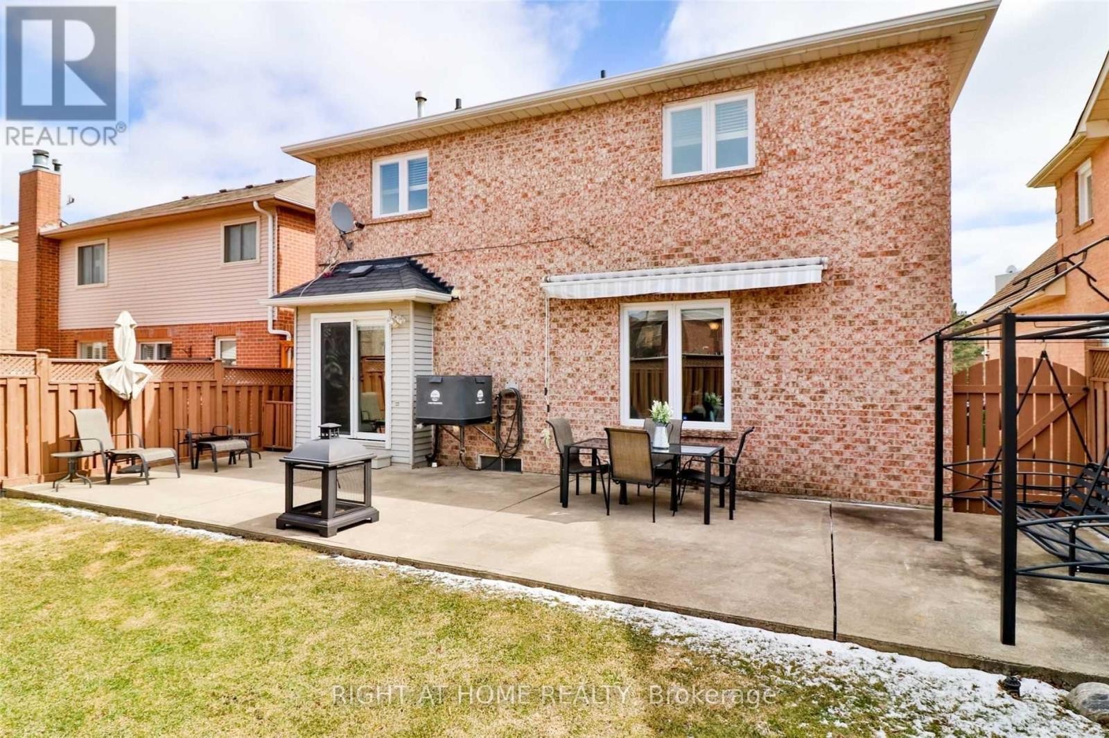 












34 DRINKWATER ROAD N

,
Brampton (Fletcher's West),




Ontario
L6Y4T5

