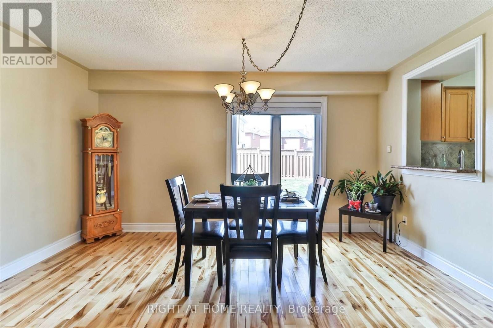 












34 DRINKWATER ROAD N

,
Brampton (Fletcher's West),




Ontario
L6Y4T5

