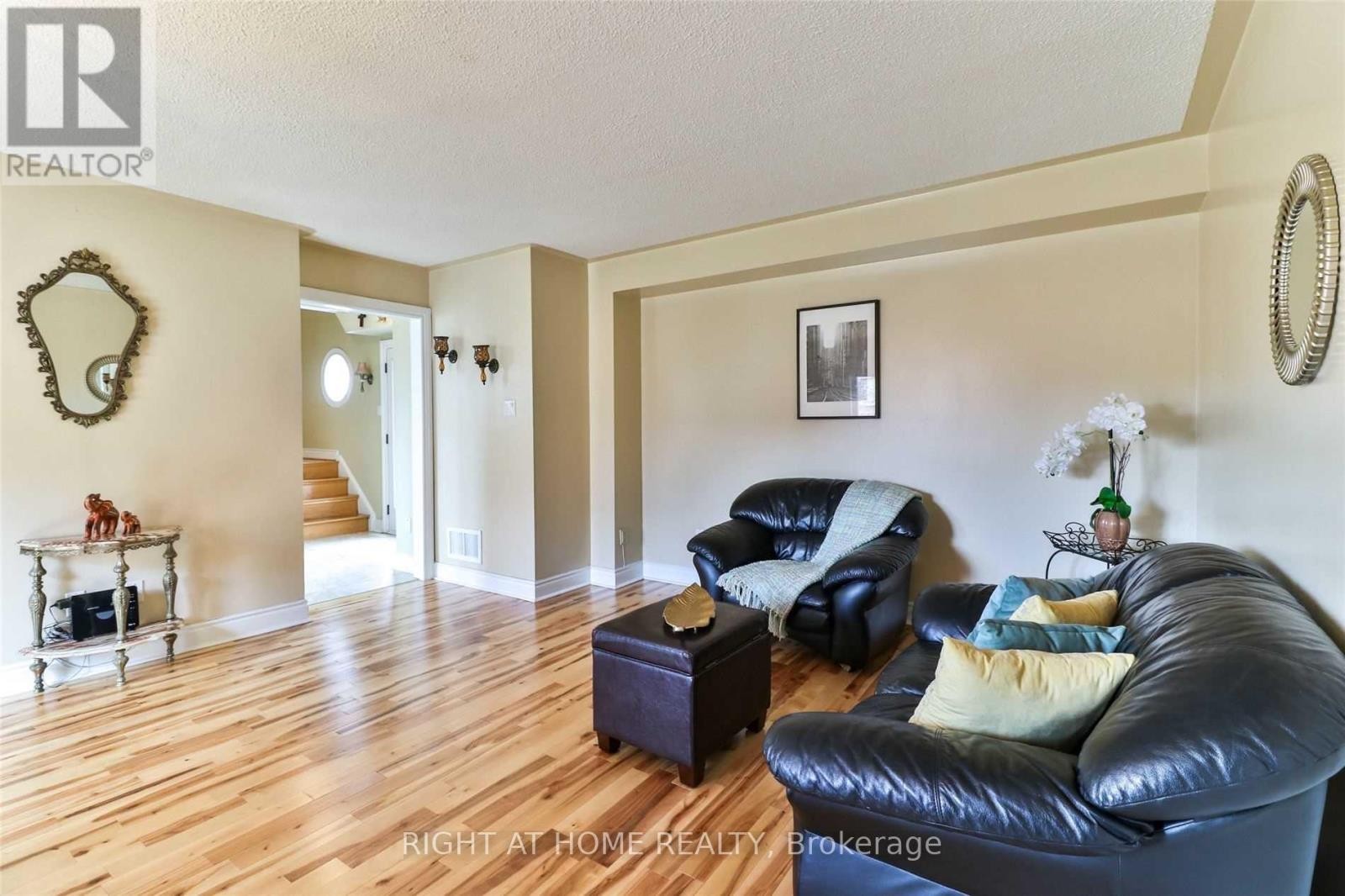 












34 DRINKWATER ROAD N

,
Brampton (Fletcher's West),




Ontario
L6Y4T5

