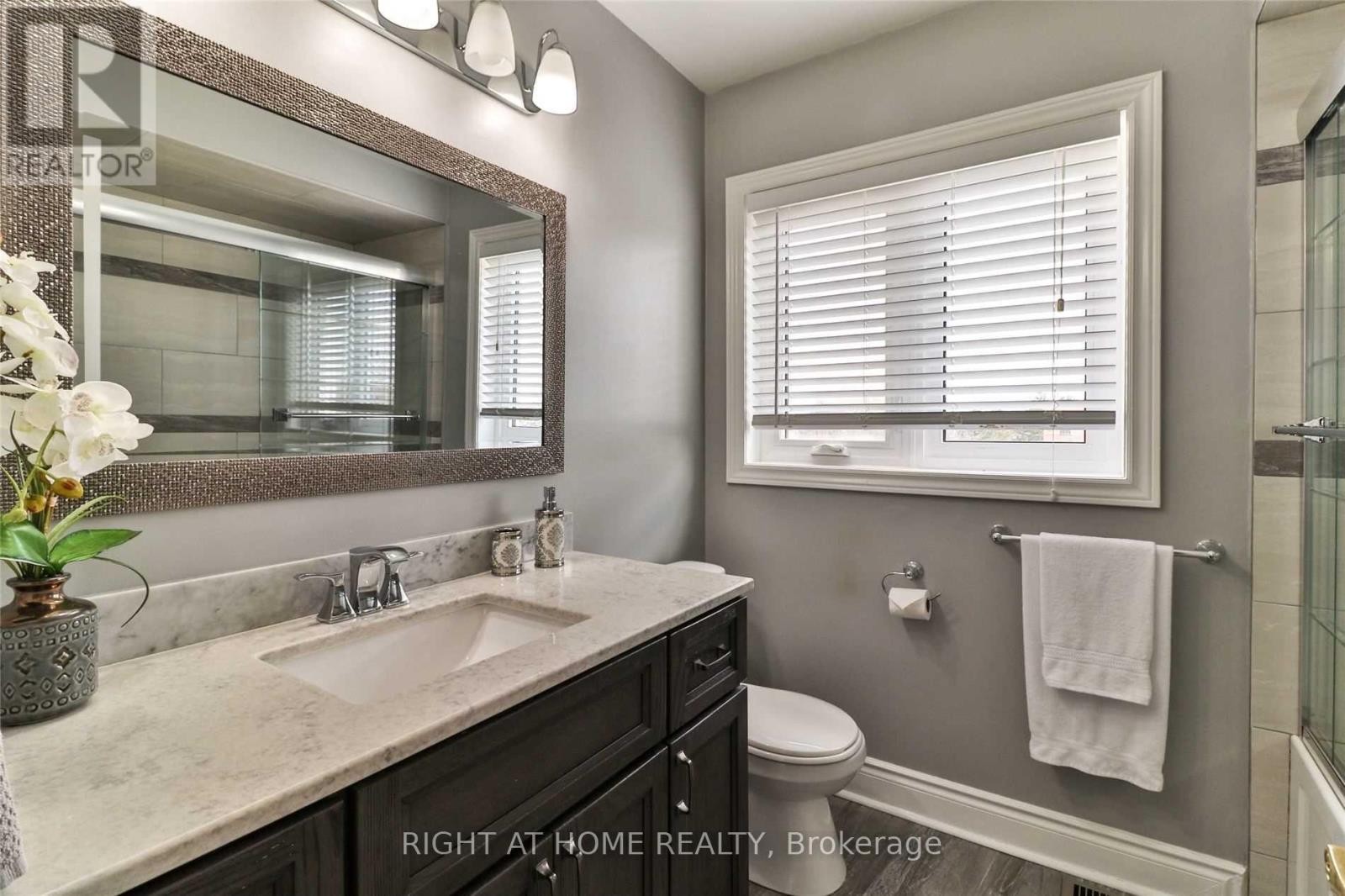 












34 DRINKWATER ROAD N

,
Brampton (Fletcher's West),




Ontario
L6Y4T5

