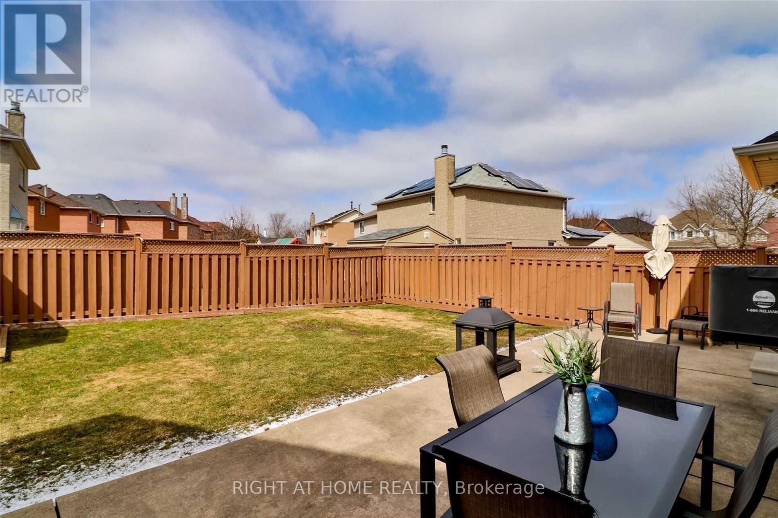 












34 DRINKWATER ROAD N

,
Brampton (Fletcher's West),




Ontario
L6Y4T5

