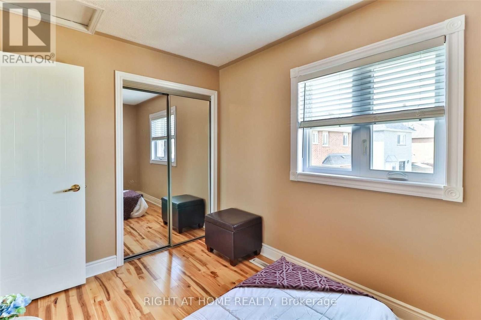 












34 DRINKWATER ROAD N

,
Brampton (Fletcher's West),




Ontario
L6Y4T5

