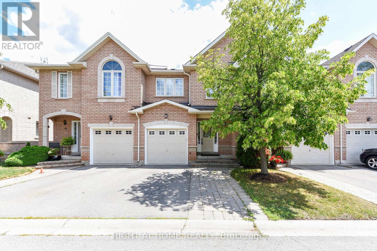 












3 - 1551 REEVES GATE

,
Oakville (GA Glen Abbey),




Ontario
L6M5C5

