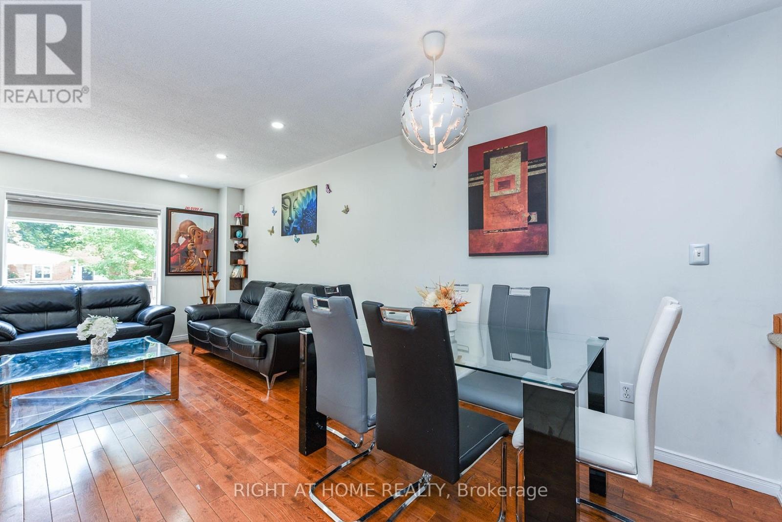 












3 - 1551 REEVES GATE

,
Oakville (GA Glen Abbey),




Ontario
L6M5C5

