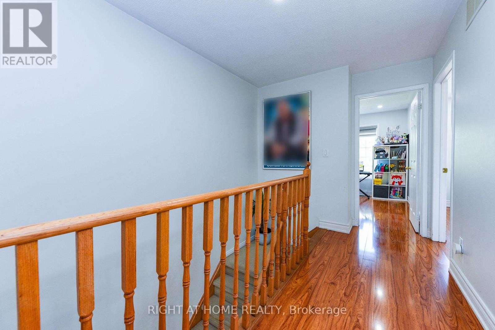 












3 - 1551 REEVES GATE

,
Oakville (GA Glen Abbey),




Ontario
L6M5C5

