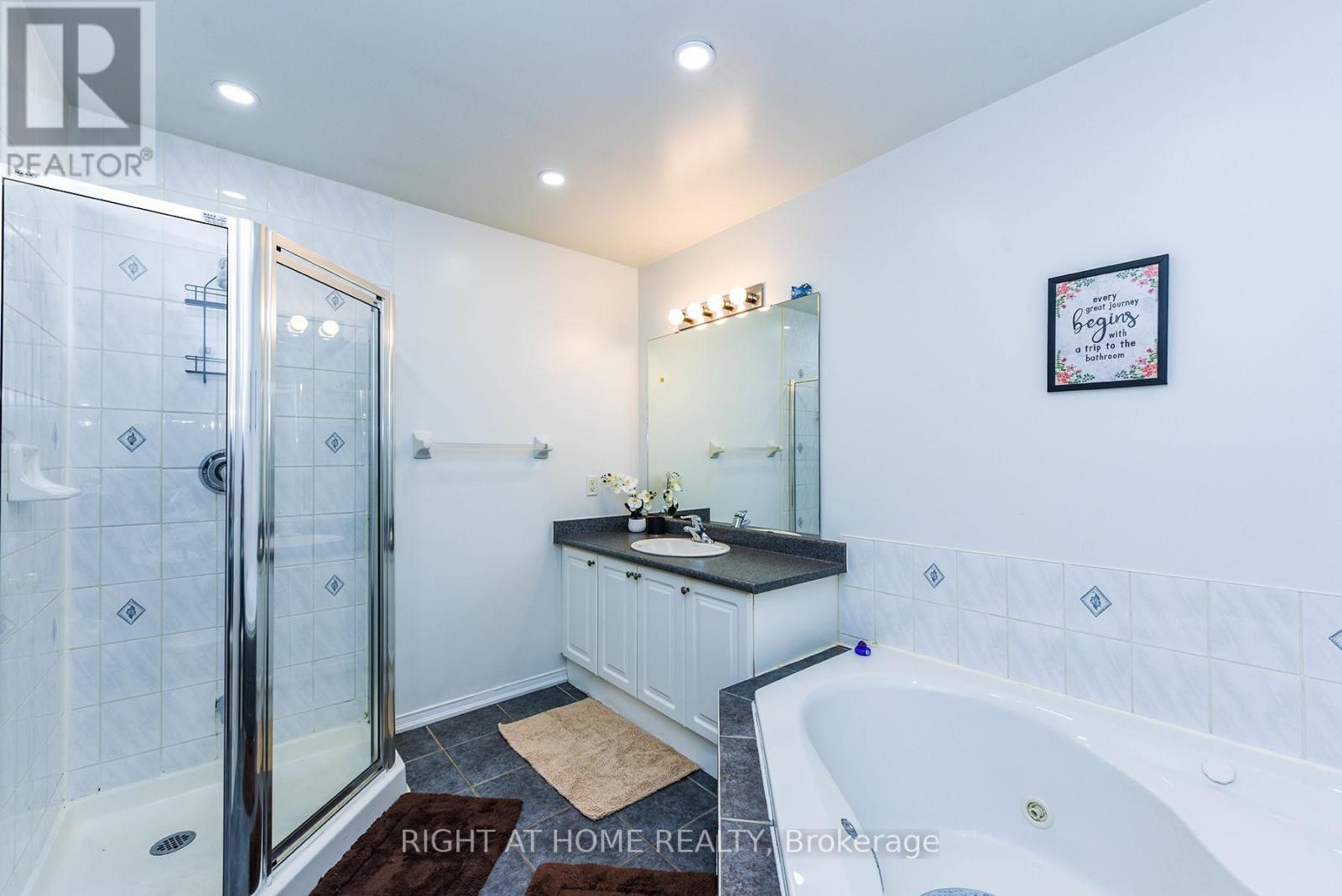 












3 - 1551 REEVES GATE

,
Oakville (GA Glen Abbey),




Ontario
L6M5C5

