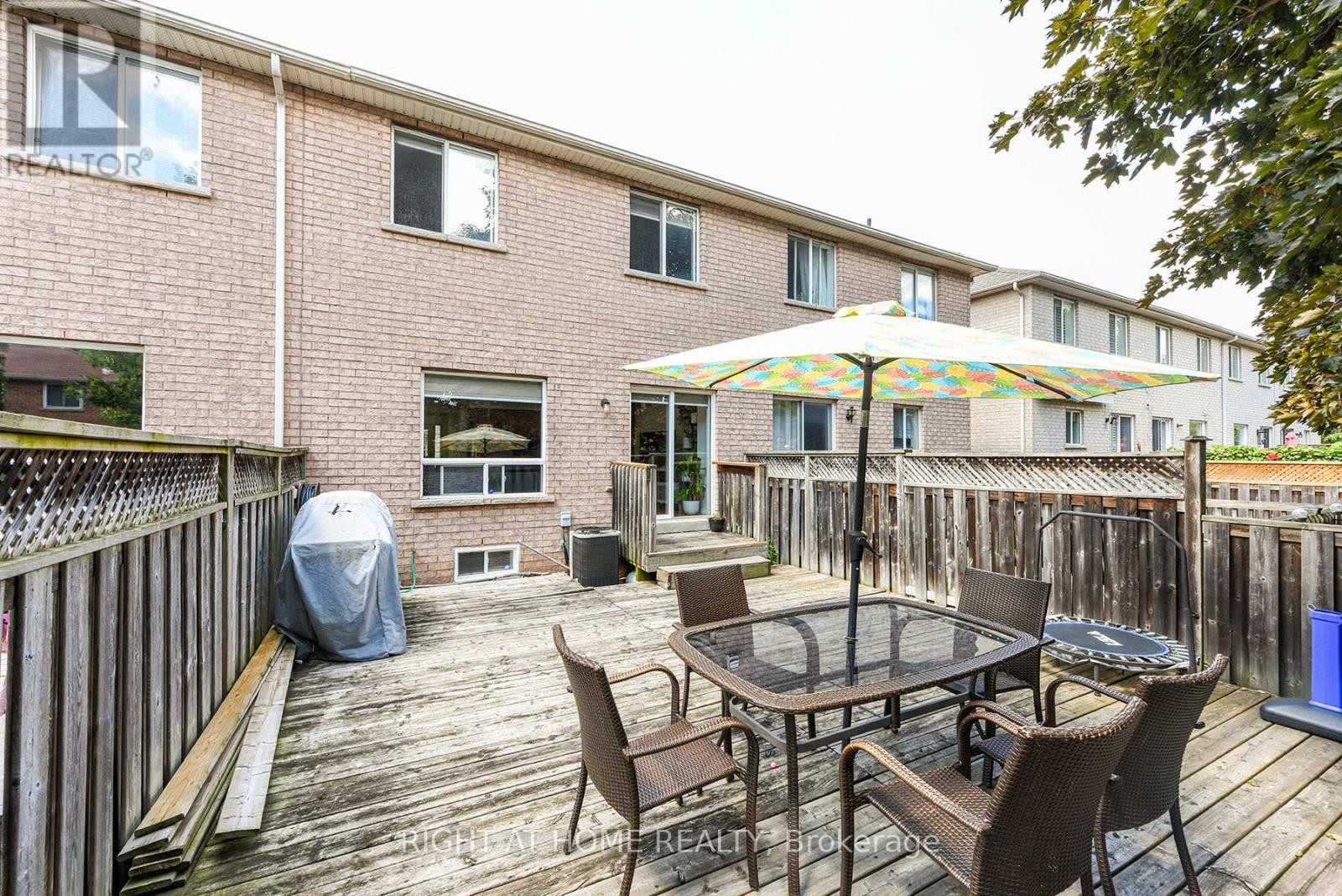 












3 - 1551 REEVES GATE

,
Oakville (GA Glen Abbey),




Ontario
L6M5C5

