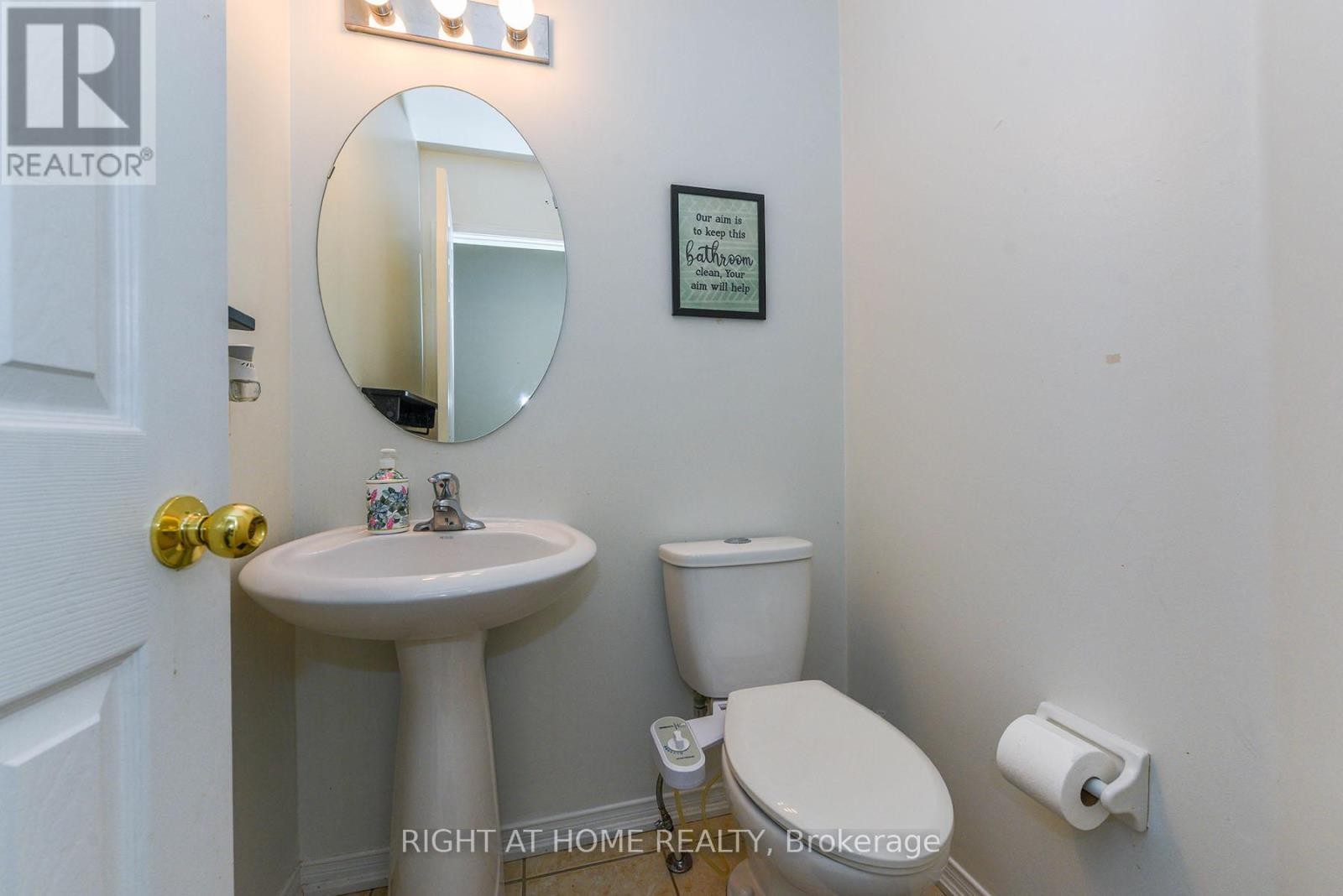 












3 - 1551 REEVES GATE

,
Oakville (GA Glen Abbey),




Ontario
L6M5C5

