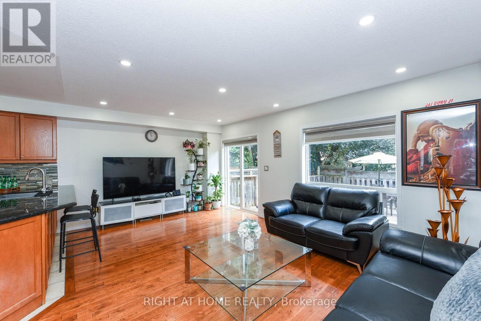 












3 - 1551 REEVES GATE

,
Oakville (GA Glen Abbey),




Ontario
L6M5C5

