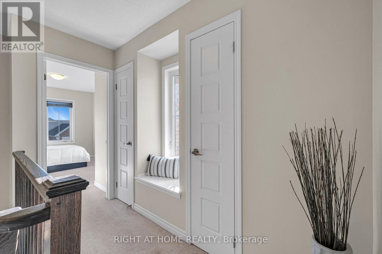 












105 BOND HEAD COURT

,
Milton (FO Ford),




Ontario
L9E1G6

