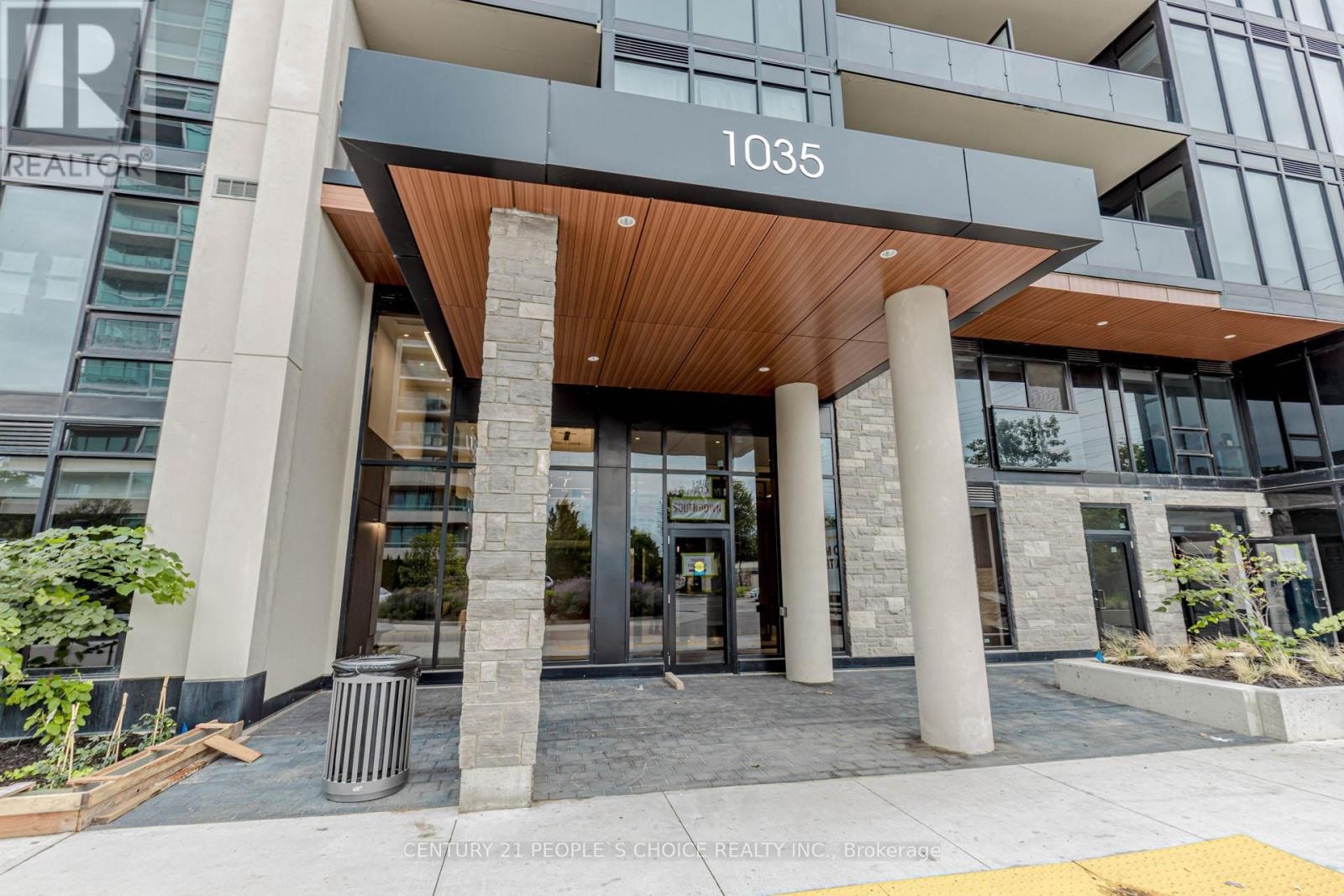 












1513 - 1035 SOUTHDOWN ROAD

,
Mississauga (Clarkson),




Ontario
L5J0A3

