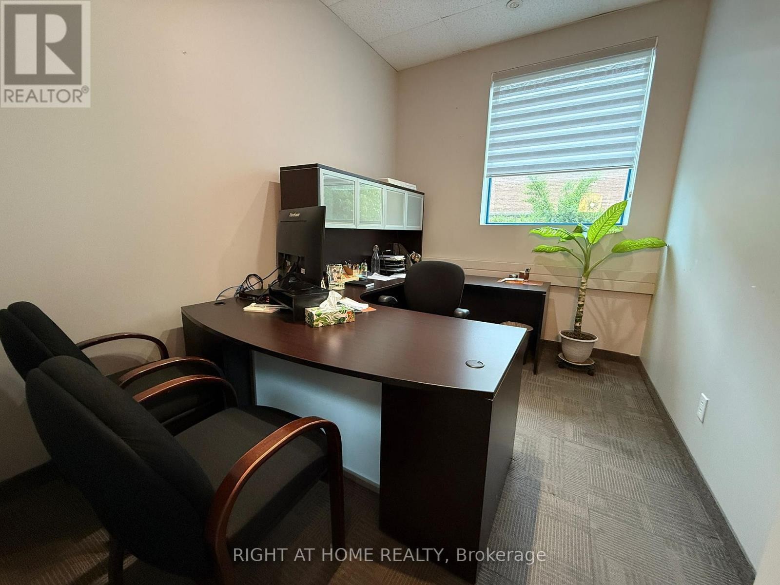 












OFFICE C1 - 300 SUPERTEST ROAD

,
Toronto (York University Heights),




Ontario
M3J2M2

