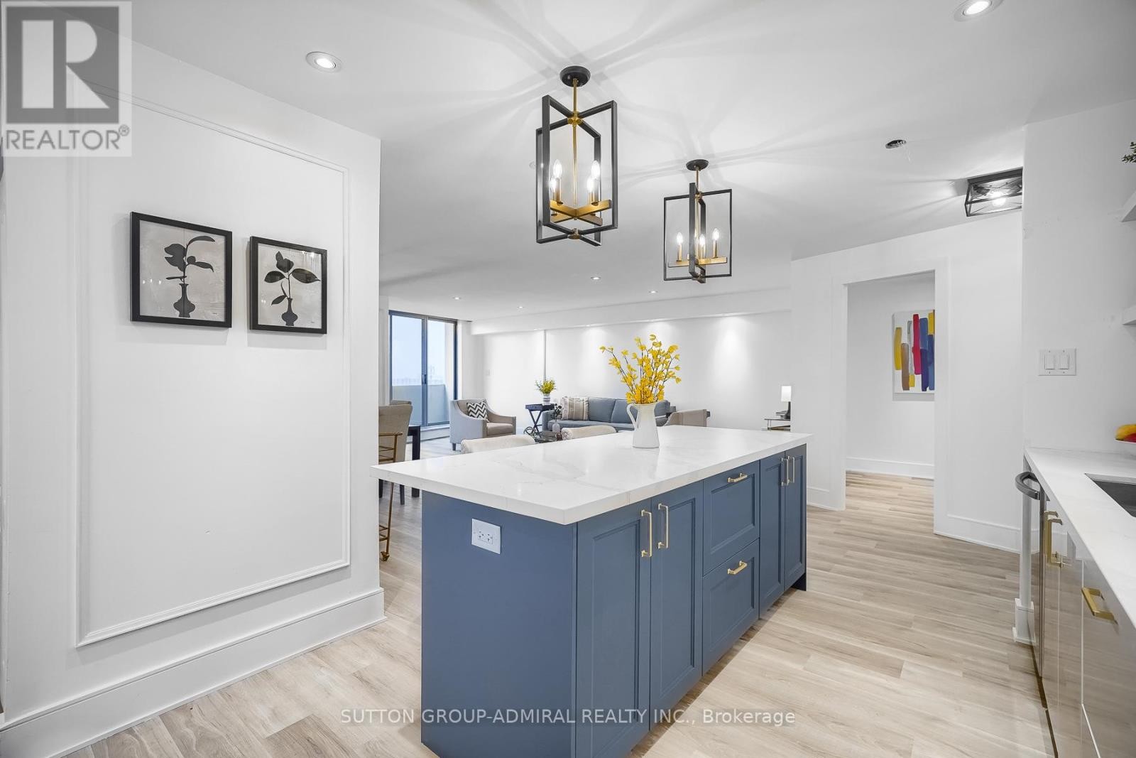 












PH3 - 299 MILL ROAD

,
Toronto (Markland Wood),




Ontario
M9C4V9

