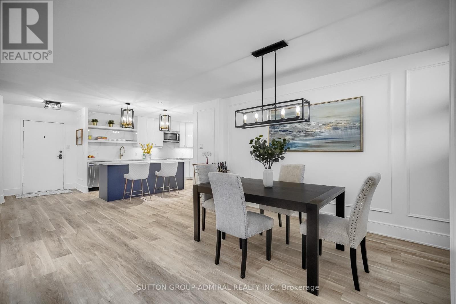 












PH3 - 299 MILL ROAD

,
Toronto (Markland Wood),




Ontario
M9C4V9

