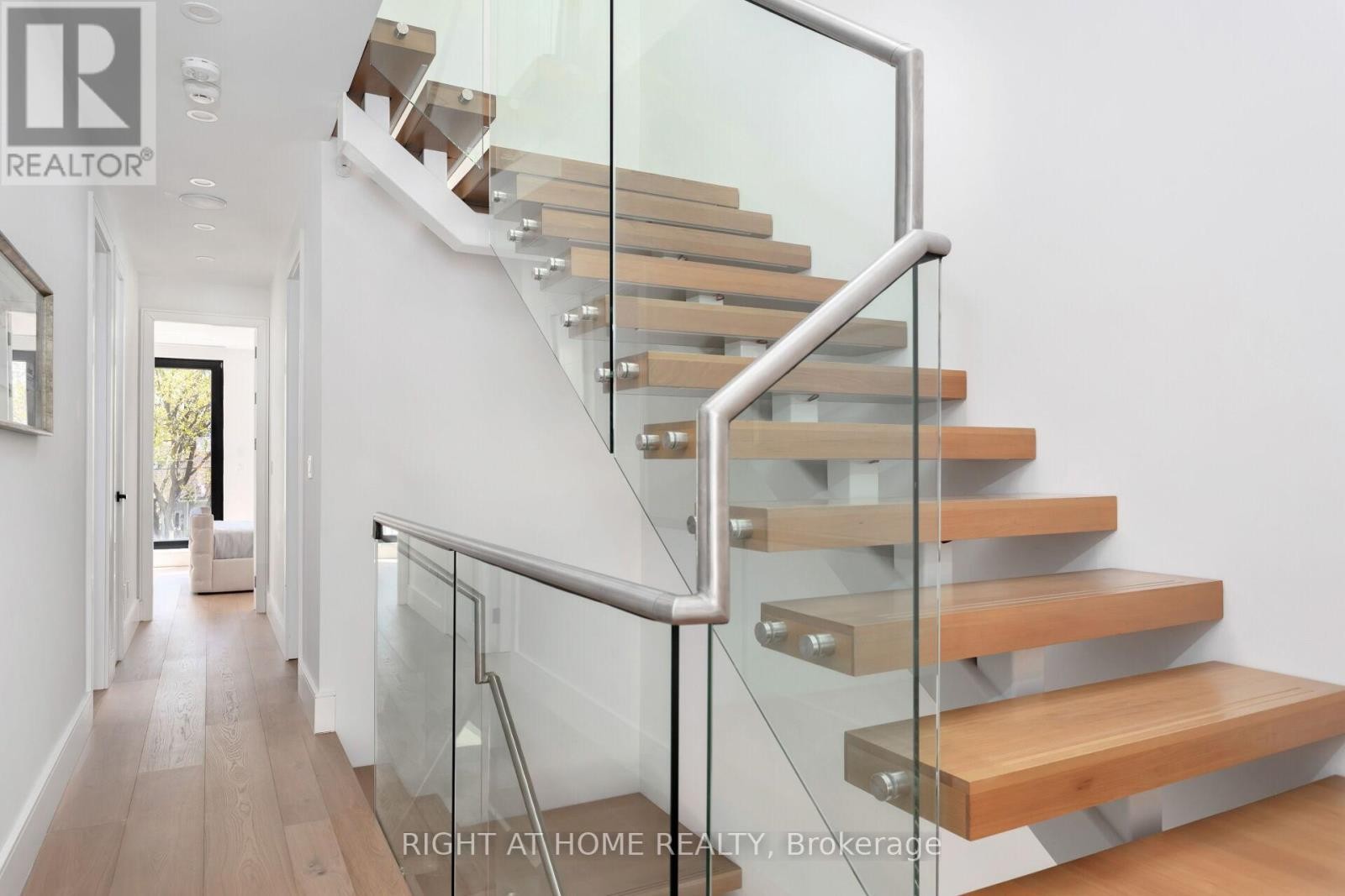 












40 SIXTH STREET

,
Toronto (New Toronto),




Ontario
M8V3A2

