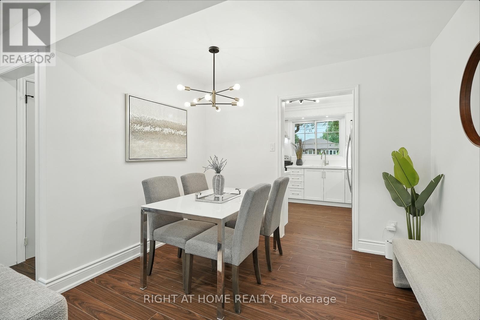 












413 ENFIELD ROAD

,
Burlington (LaSalle),




Ontario
L7T2X5

