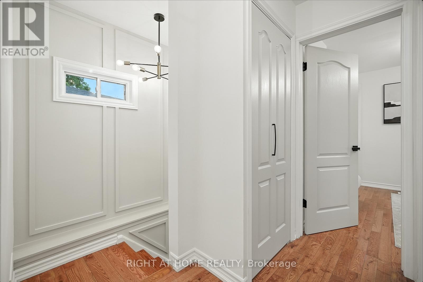 












413 ENFIELD ROAD

,
Burlington (LaSalle),




Ontario
L7T2X5

