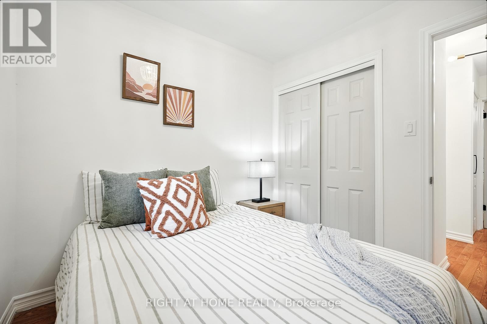 












413 ENFIELD ROAD

,
Burlington (LaSalle),




Ontario
L7T2X5

