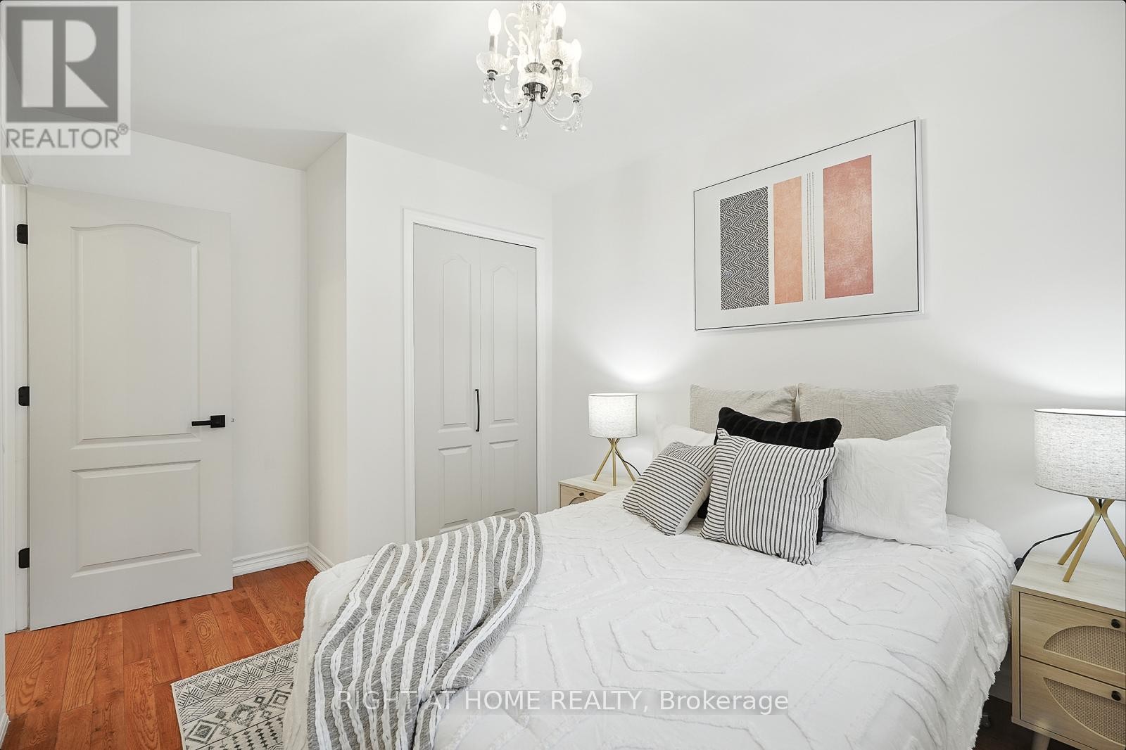 












413 ENFIELD ROAD

,
Burlington (LaSalle),




Ontario
L7T2X5

