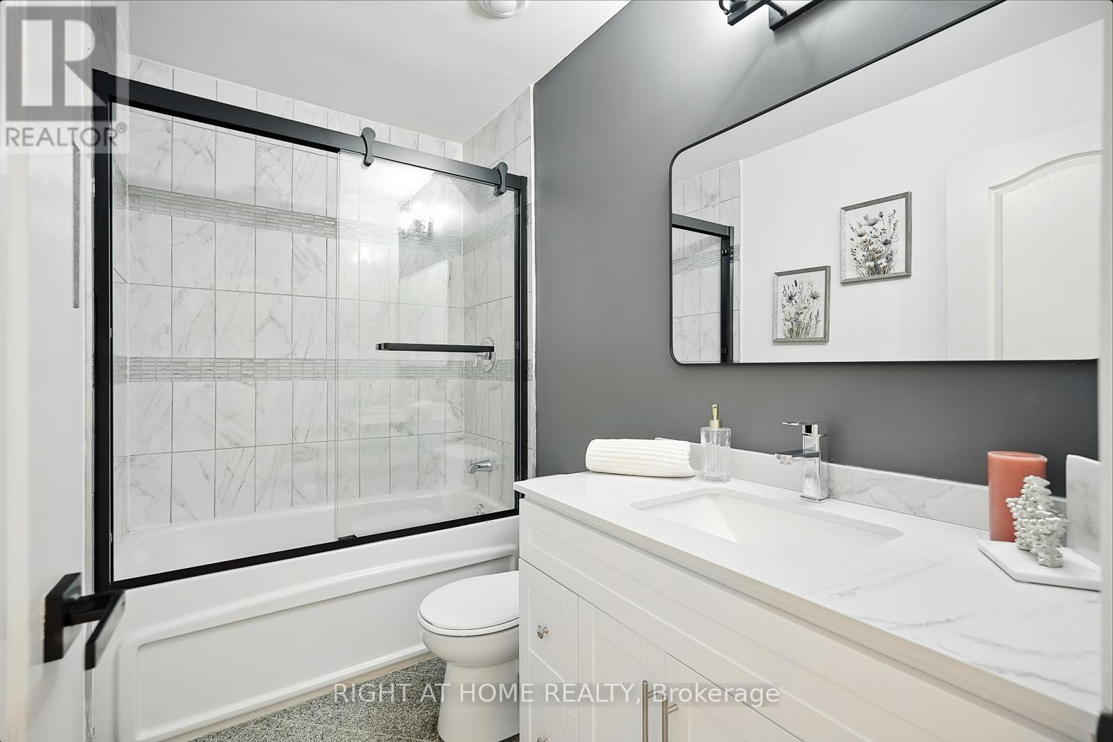 












413 ENFIELD ROAD

,
Burlington (LaSalle),




Ontario
L7T2X5

