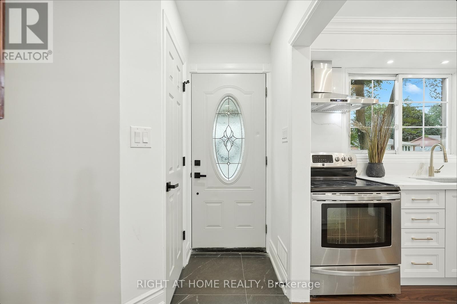 












413 ENFIELD ROAD

,
Burlington (LaSalle),




Ontario
L7T2X5

