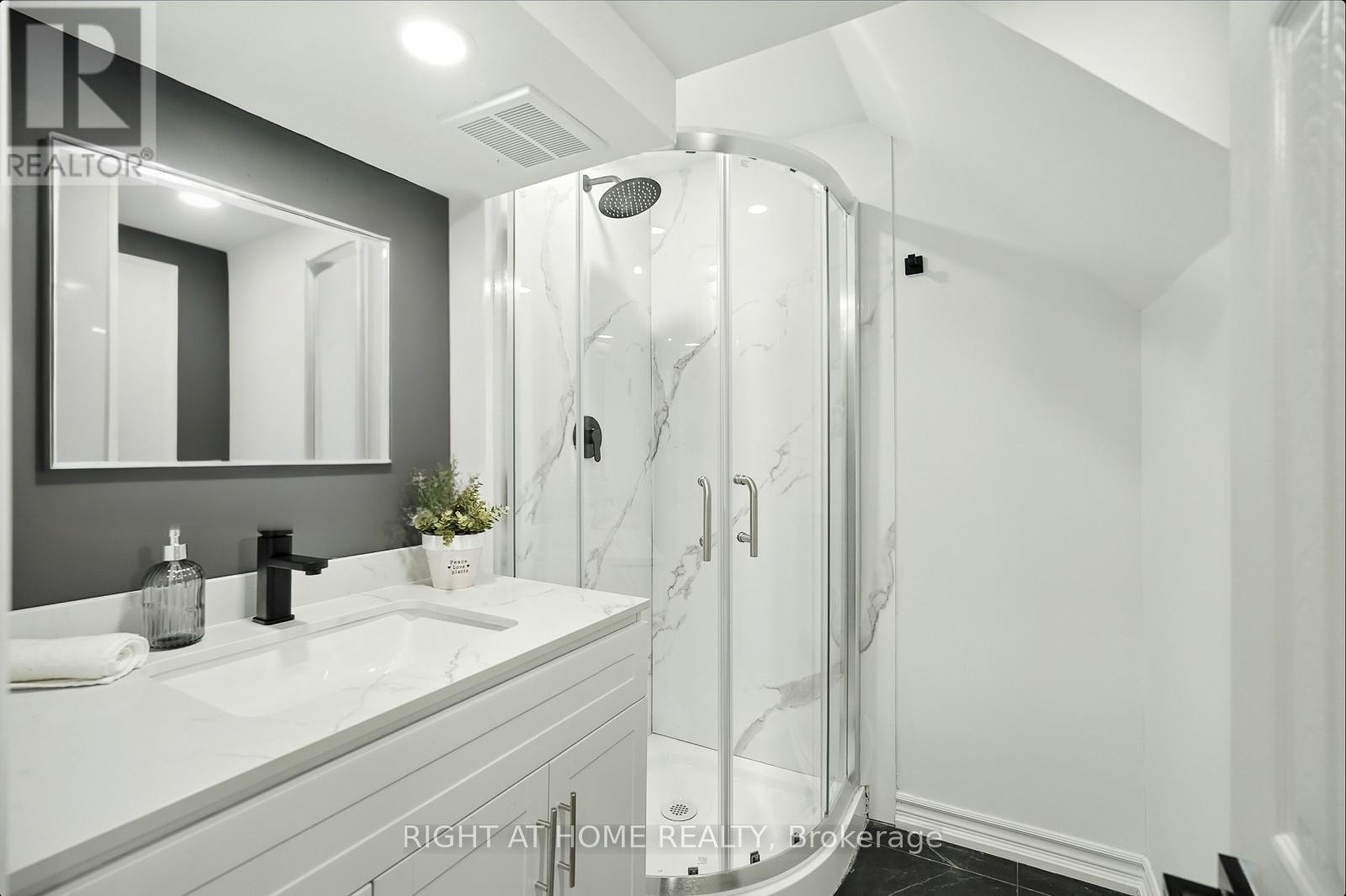 












413 ENFIELD ROAD

,
Burlington (LaSalle),




Ontario
L7T2X5

