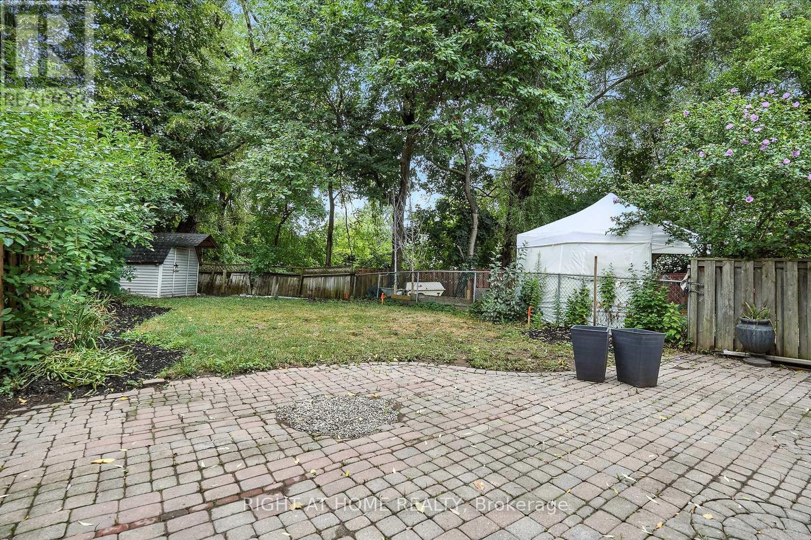 












413 ENFIELD ROAD

,
Burlington (LaSalle),




Ontario
L7T2X5

