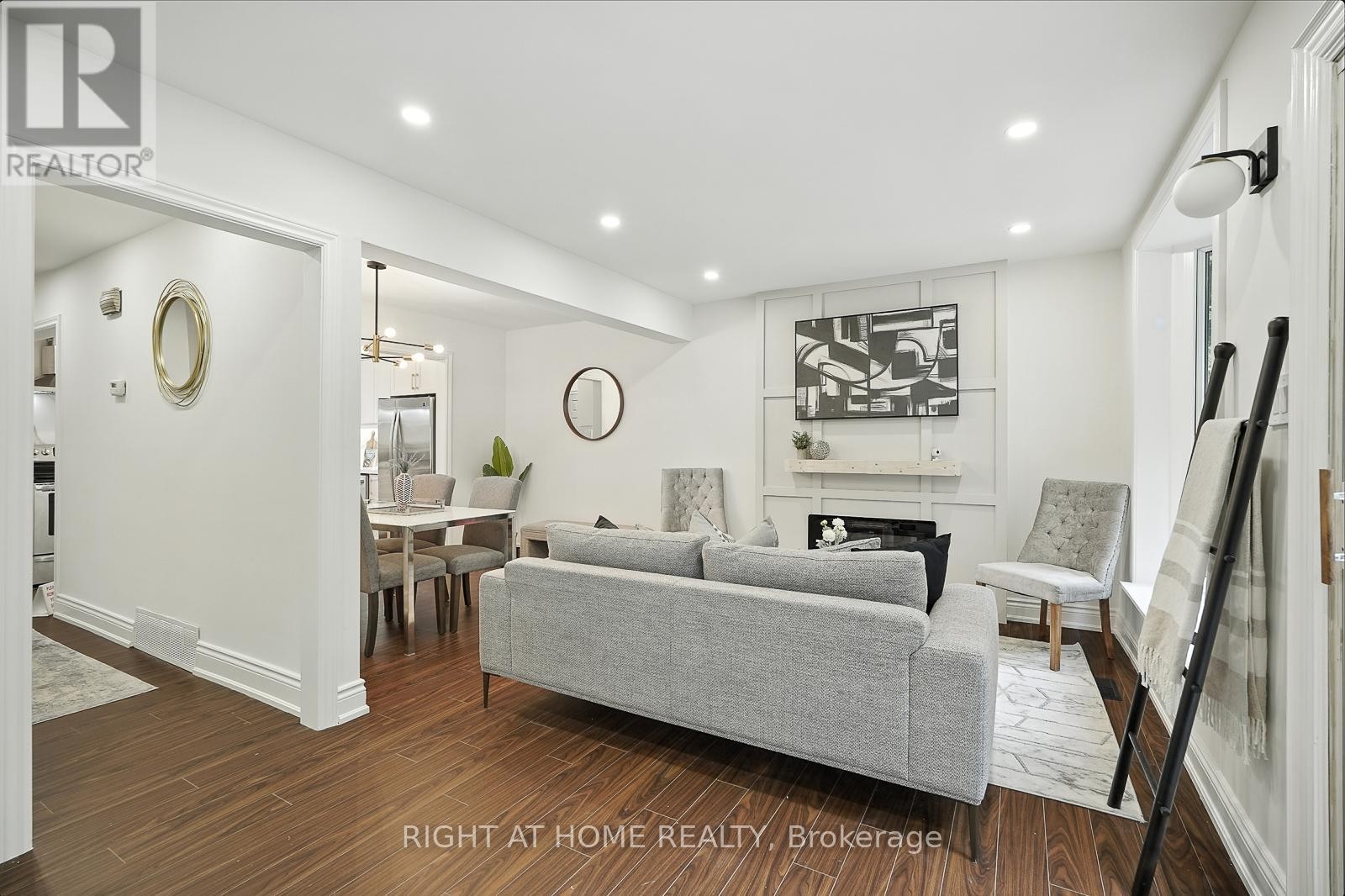 












413 ENFIELD ROAD

,
Burlington (LaSalle),




Ontario
L7T2X5

