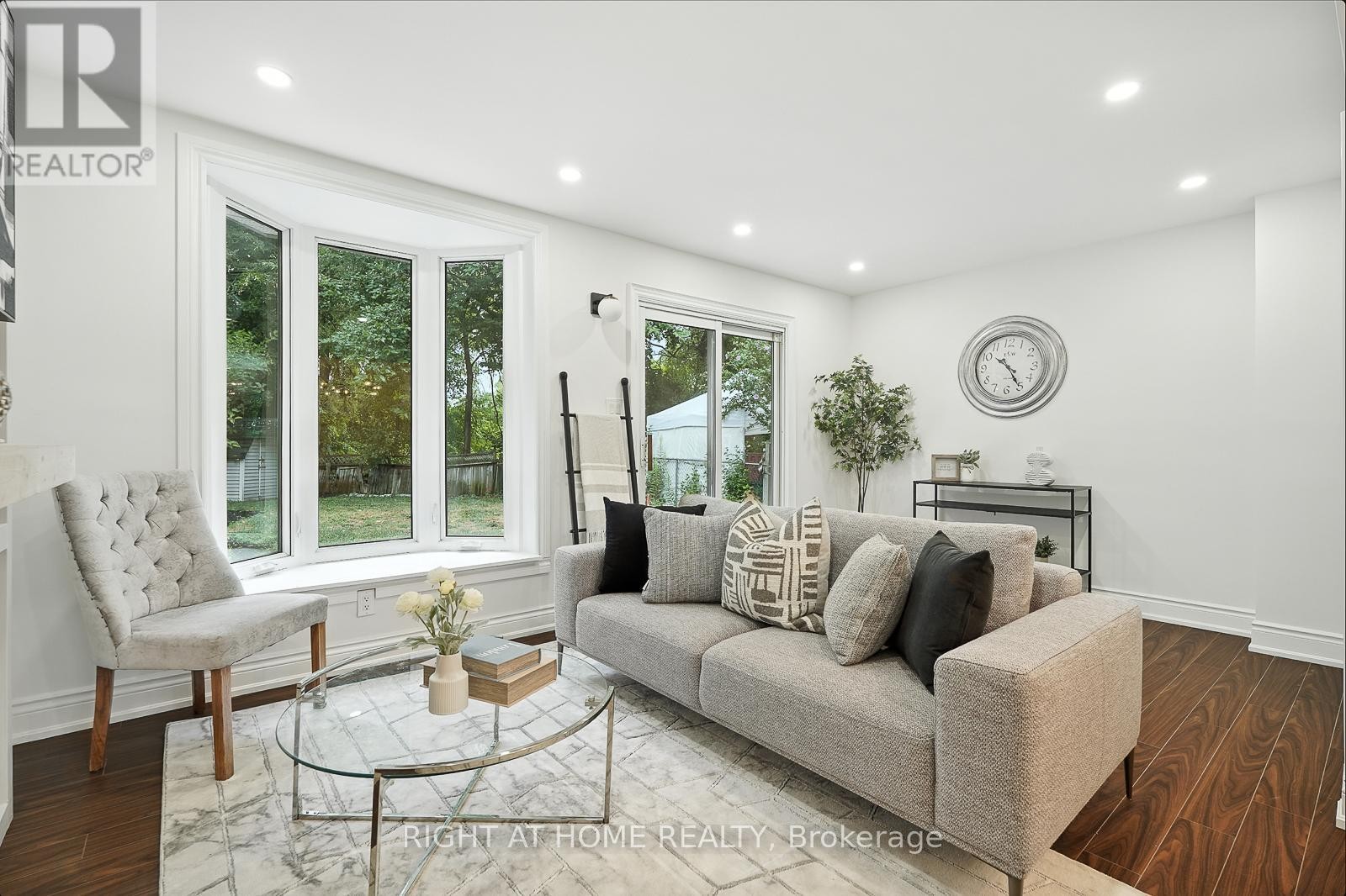 












413 ENFIELD ROAD

,
Burlington (LaSalle),




Ontario
L7T2X5

