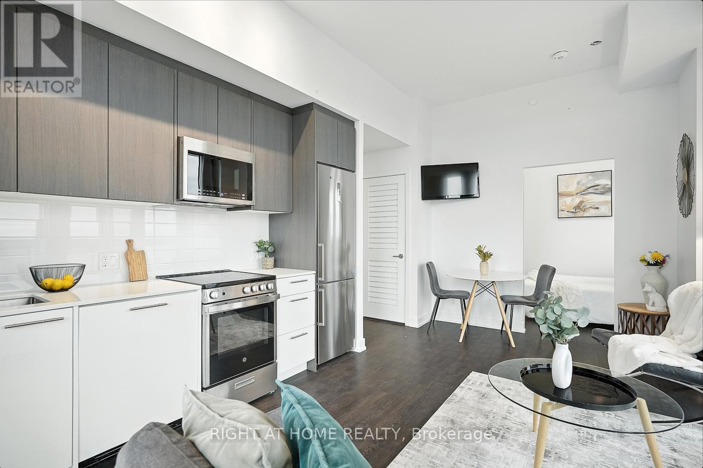 












215 VETERANS DRIVE S

,
Brampton (Northwest Brampton),




Ontario
L7A4S6

