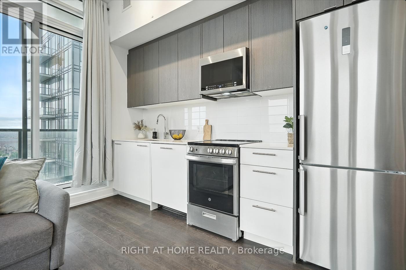 












215 VETERANS DRIVE S

,
Brampton (Northwest Brampton),




Ontario
L7A4S6

