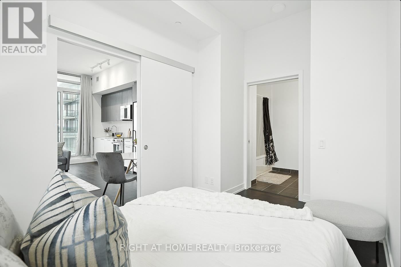 












215 VETERANS DRIVE S

,
Brampton (Northwest Brampton),




Ontario
L7A4S6

