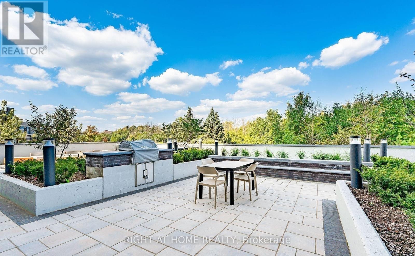 












215 VETERANS DRIVE S

,
Brampton (Northwest Brampton),




Ontario
L7A4S6


