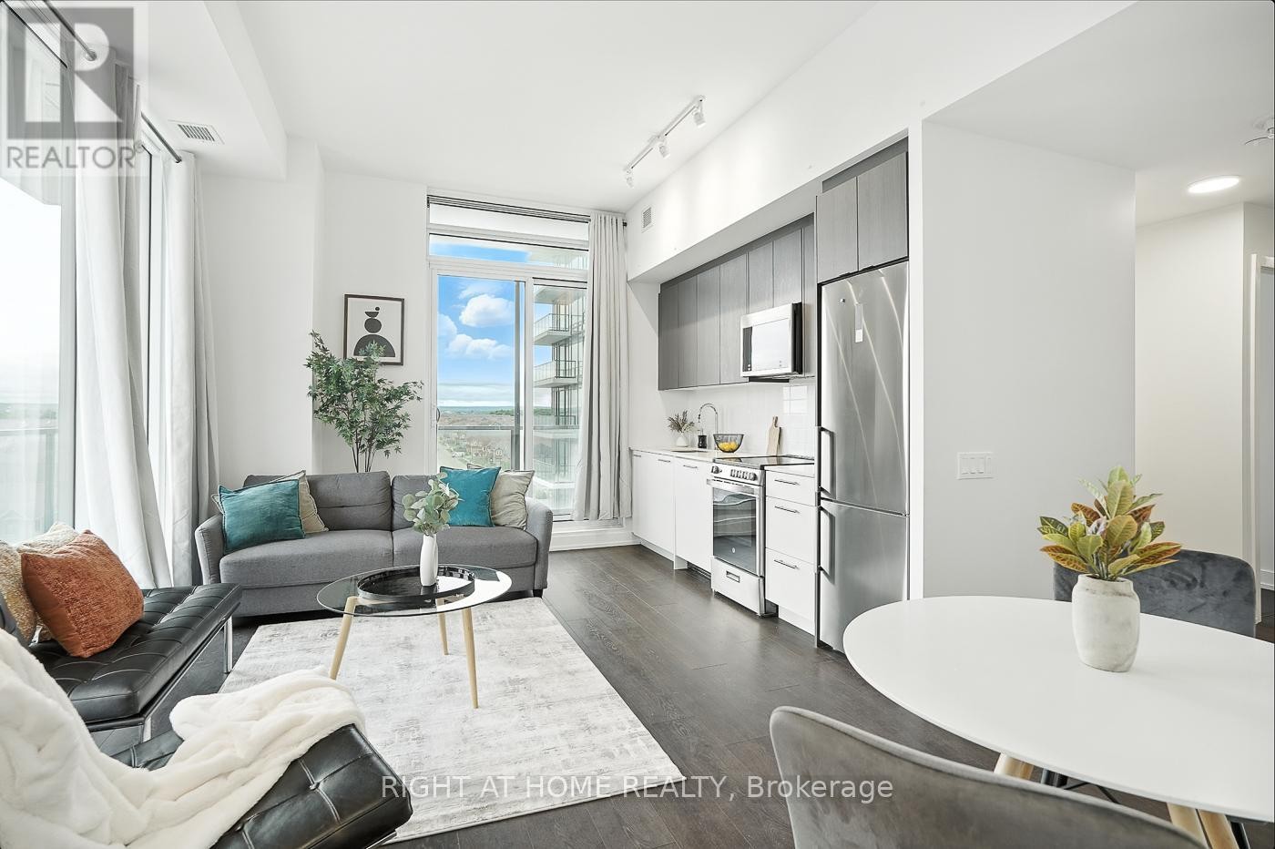 












215 VETERANS DRIVE S

,
Brampton (Northwest Brampton),




Ontario
L7A4S6

