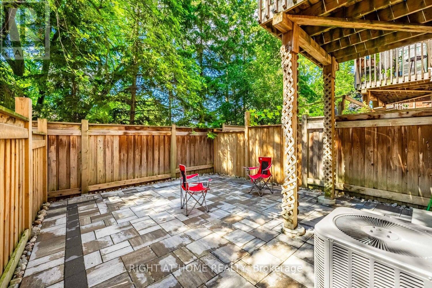 












33 PROMENADE TRAIL

,
Halton Hills (Georgetown),




Ontario
L7G0G8

