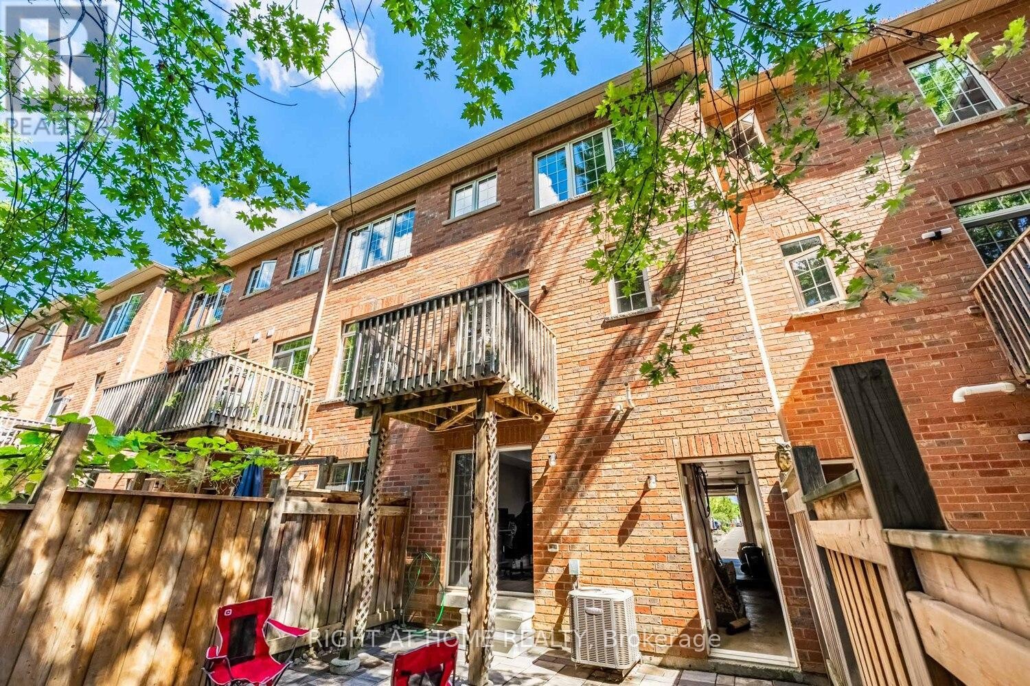 












33 PROMENADE TRAIL

,
Halton Hills (Georgetown),




Ontario
L7G0G8

